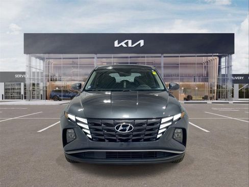 Used 2024 Hyundai Tucson SE AWD/4WD image 3