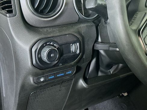Used 2023 Jeep Wrangler Unlimited w/ 8.4" Radio Group image 16