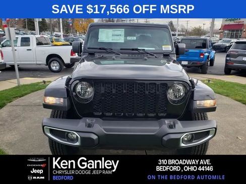 New 2023 Jeep Gladiator Sport image 2