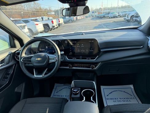 Used 2026 Chevrolet Equinox LT image 11