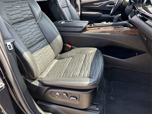 Used 2023 Cadillac Escalade ESV Sport Platinum image 8