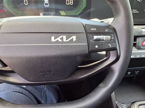 Used 2025 Kia K4 FWD image 27
