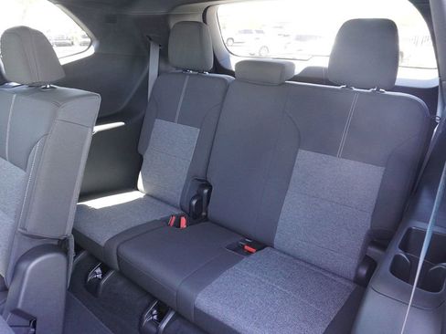 New 2025 GMC Acadia Elevation image 10