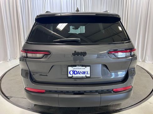 Used 2022 Jeep Grand Cherokee L Laredo AWD/4WD image 27