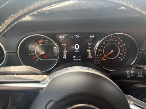 Used 2020 Jeep Wrangler Unlimited Sahara AWD/4WD image 14