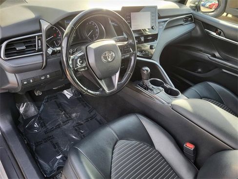 Used 2021 Toyota Camry SE image 16