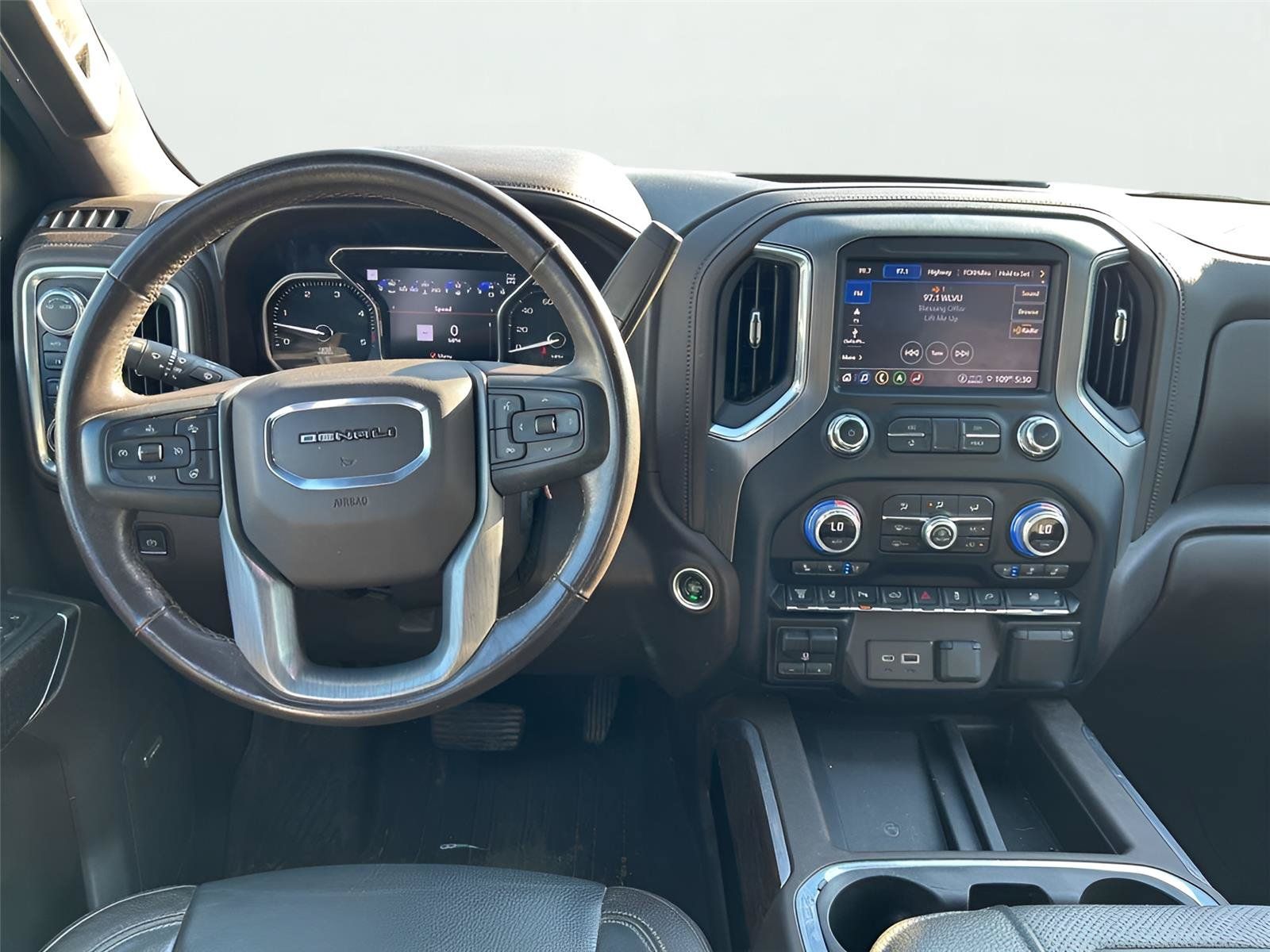 Used 2021 GMC Sierra 3500 Denali w/ Denali Ultimate Package AWD/4WD image 17