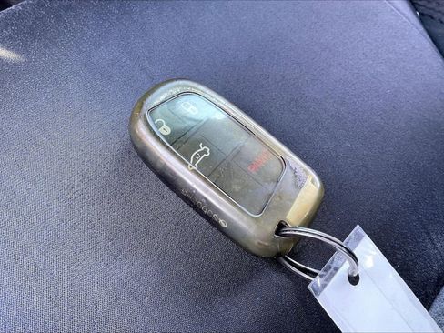 Used 2018 Chrysler 300 Touring w/ Sport Appearance Package image 11