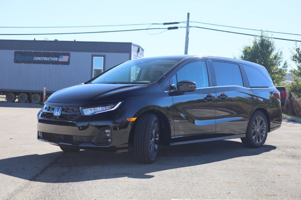 New 2027 Honda Odyssey Touring image 3