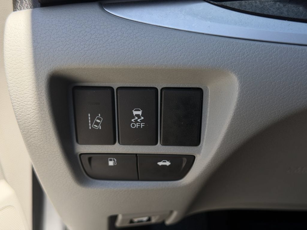 Used 2017 Acura TLX w/ Technology Package FWD image 21