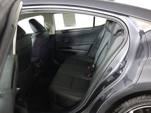 Used 2025 Lexus ES 350 w/ Premium Package image 32