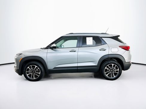 Used 2025 Chevrolet TrailBlazer LT AWD/4WD image 4