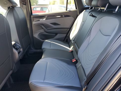 New 2026 Volkswagen Tiguan SE R-Line image 11