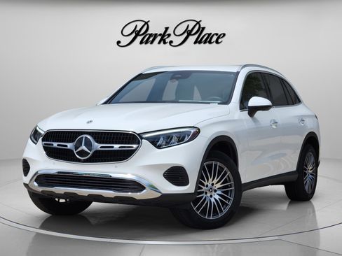 Certified 2025 Mercedes-Benz GLC 300 4MATIC image 1