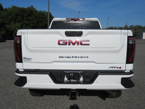 New 2026 GMC Sierra 2500 AT4 w/ AT4 Premium Plus Package AWD/4WD image 7