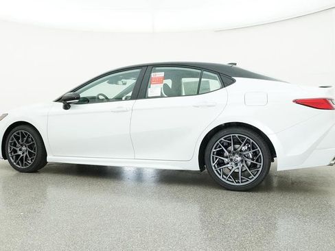 Used 2025 Toyota Camry XSE image 28