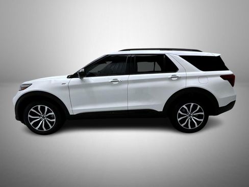 Used 2023 Ford Explorer ST-Line w/ Class IV Trailer Tow Package image 8