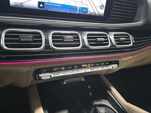 Used 2024 Mercedes-Benz GLS 63 AMG 4MATIC image 24