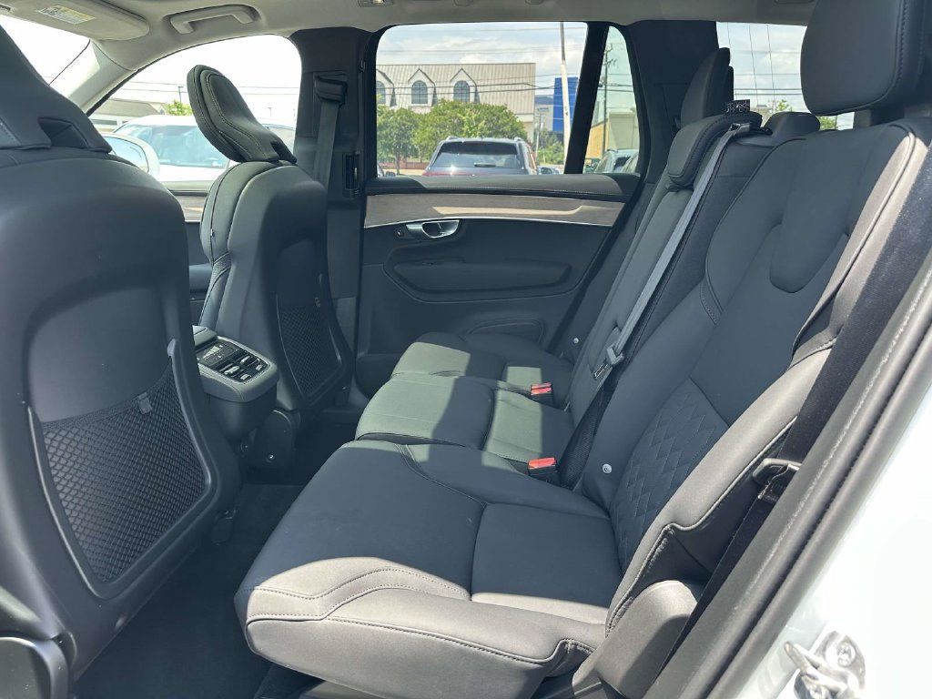 Used 2025 Volvo XC90 B6 Plus AWD/4WD image 15
