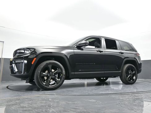 New 2026 Jeep Grand Cherokee Limited w/ Limited Altitude Package RWD image 51
