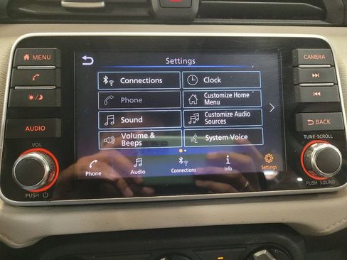 Used 2021 Nissan Versa SV FWD image 25