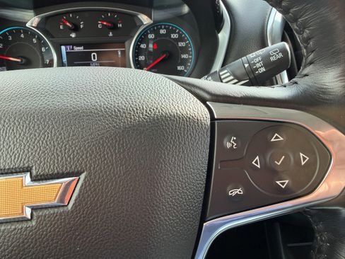 Used 2018 Chevrolet Traverse LT image 12