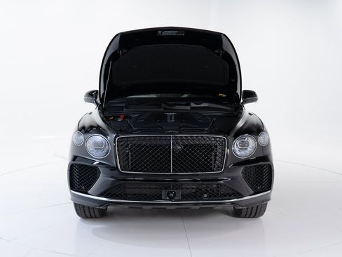 New 2025 Bentley Bentayga V8 image 47