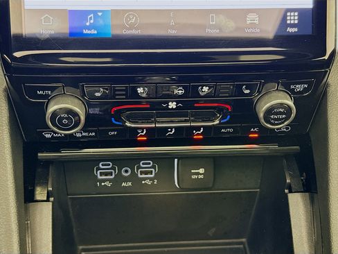 Used 2024 Jeep Grand Cherokee L Summit w/ High Altitude Package image 18