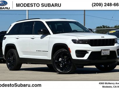 Used 2025 Jeep Grand Cherokee Altitude