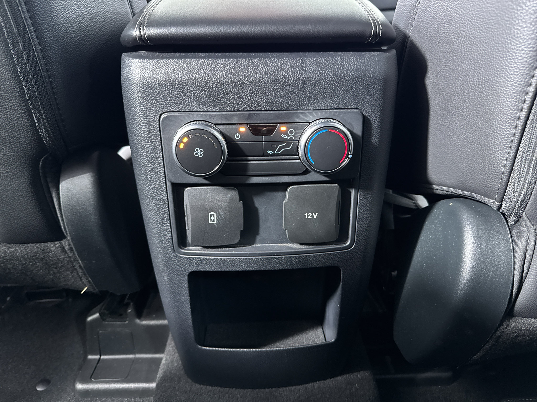 Used 2021 Ford Explorer XLT w/ Equipment Group 202A AWD/4WD image 22