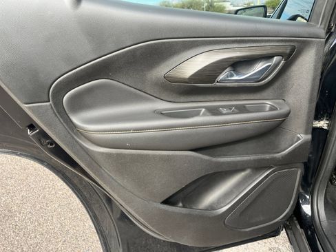 Used 2018 GMC Terrain SLT w/ Preferred Package image 16