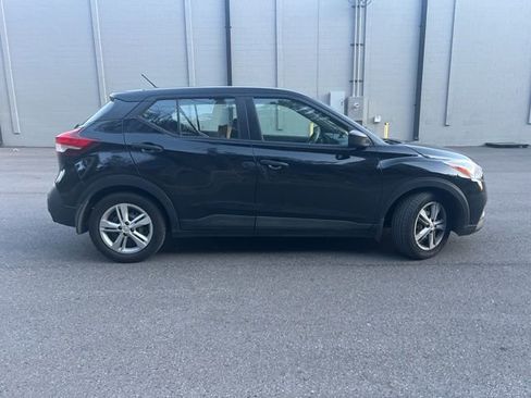 Used 2020 Nissan Kicks S image 16