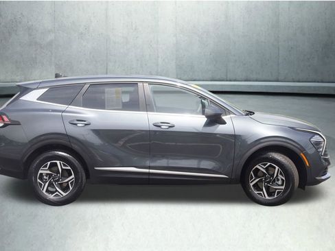 Used 2025 Kia Sportage LX AWD/4WD image 8