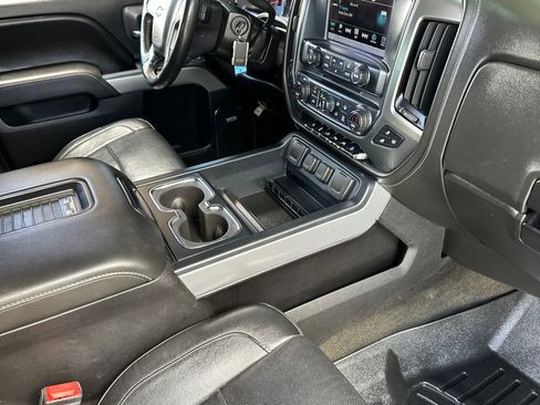 Used 2017 Chevrolet Silverado 1500 LTZ Z71 w/ LTZ Plus Package AWD/4WD image 15