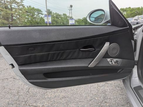 Used 2004 BMW Z4 3.0i RWD image 11