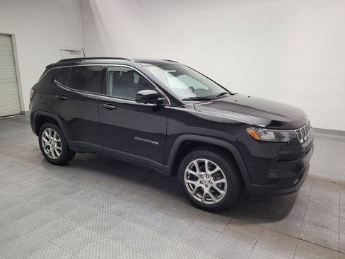 Used 2022 Jeep Compass Latitude AWD/4WD image 11