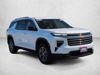 Used 2024 Chevrolet Traverse LT AWD/4WD video 3