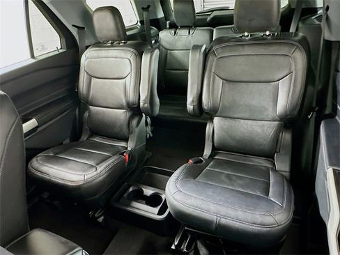 Used 2021 Ford Explorer XLT w/ Class III Trailer Tow Package image 11