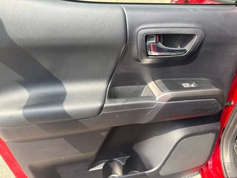 Used 2020 Toyota Tacoma Limited AWD/4WD image 23