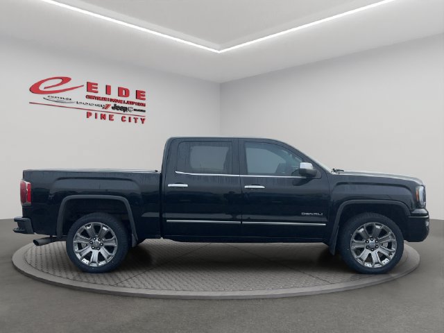 Used 2017 GMC Sierra 1500 Denali w/ Denali Ultimate Package AWD/4WD image 11