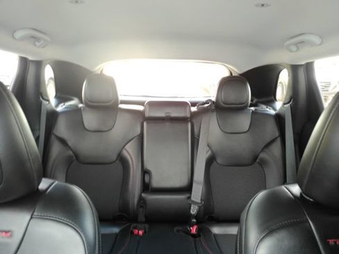 Used 2020 Jeep Cherokee Trailhawk AWD/4WD image 31