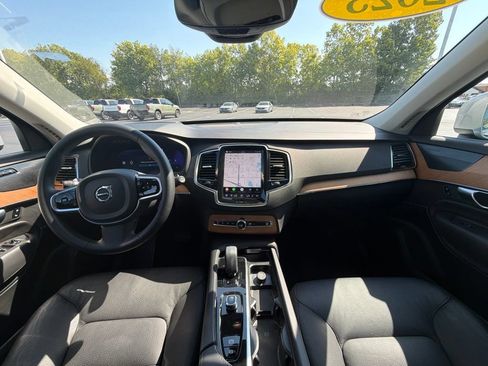 Used 2023 Volvo XC90 B5 Plus w/ Protection Package Premier AWD/4WD image 12