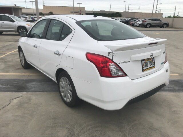 Used 2016 Nissan Versa SV FWD image 2