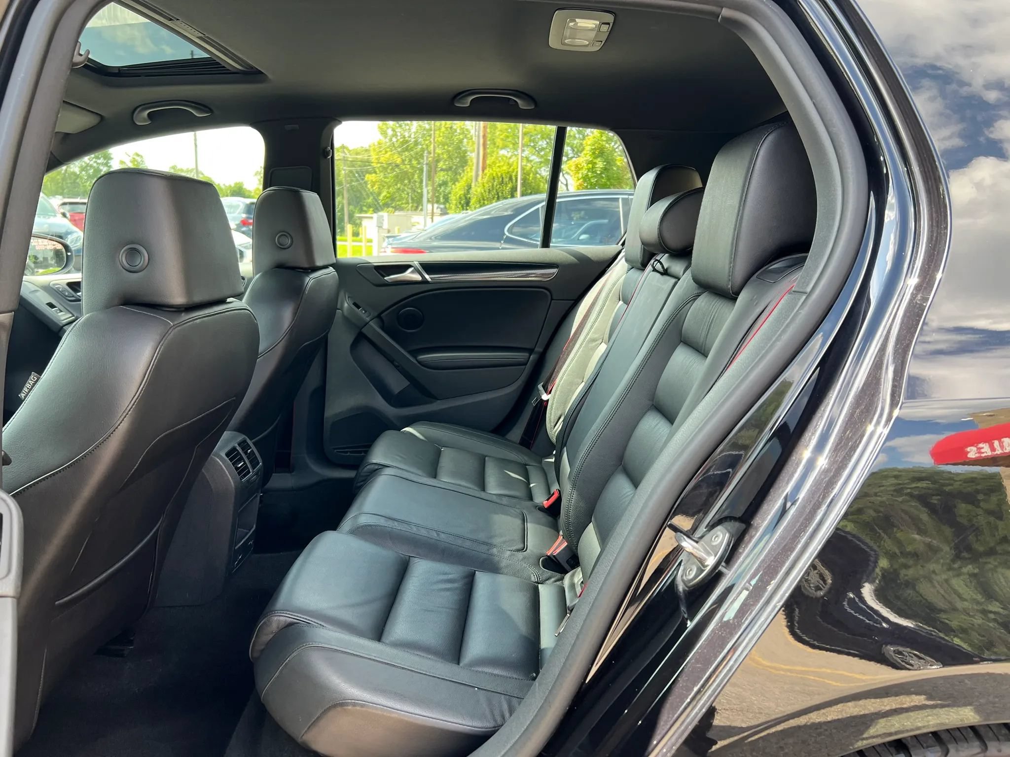 Used 2014 Volkswagen GTI Driver's Edition FWD image 28