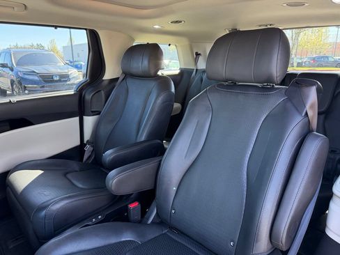 Used 2024 Kia Carnival SX Prestige FWD image 32