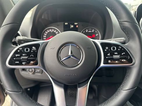 Used 2023 Mercedes-Benz Sprinter 2500 image 11