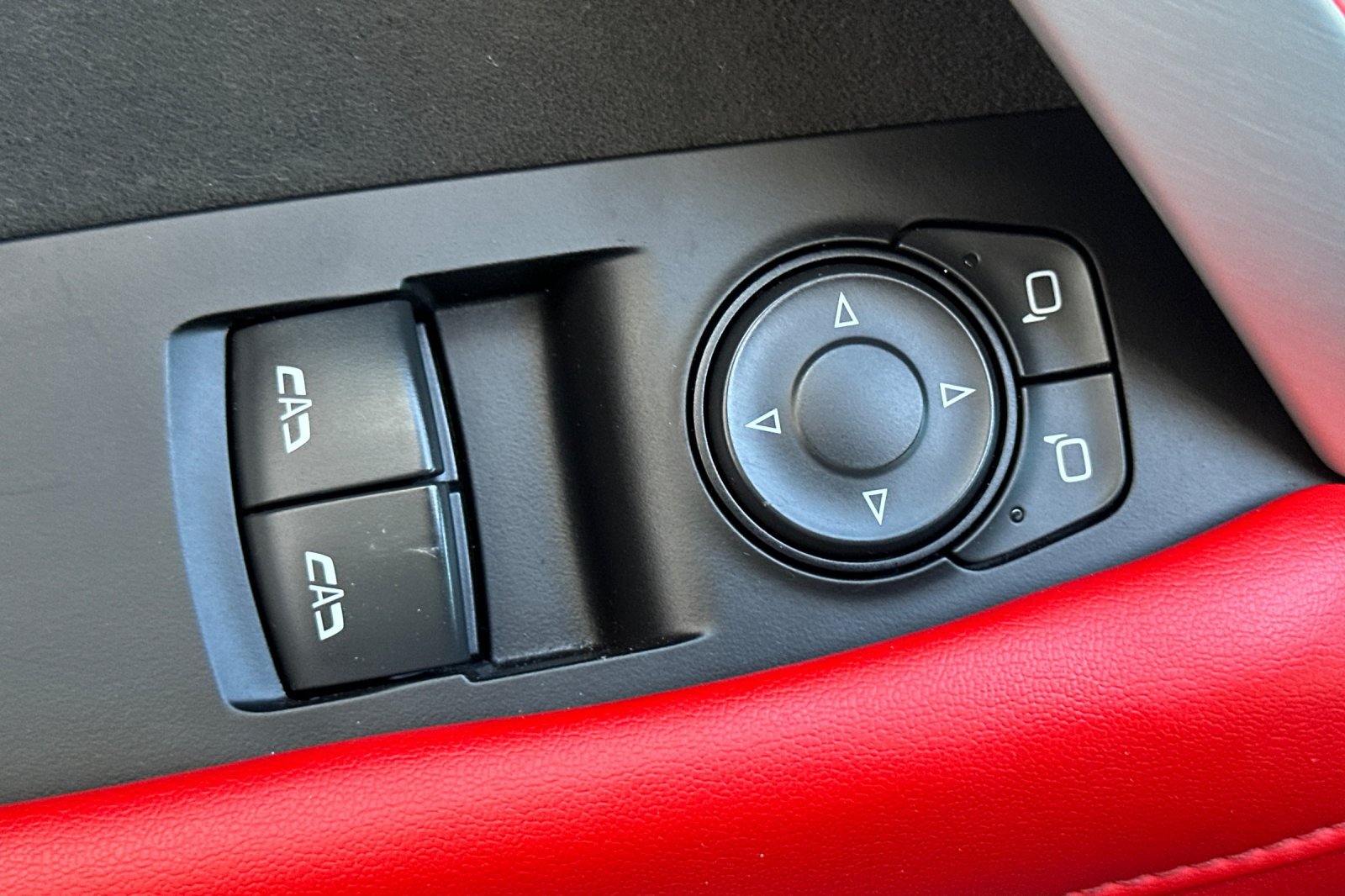 Used 2021 Chevrolet Camaro ZL1 RWD image 12