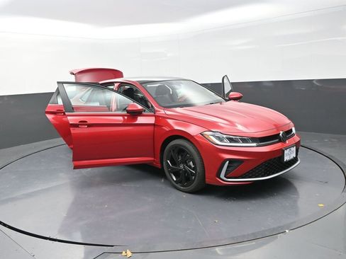 New 2026 Volkswagen Jetta SE FWD image 29