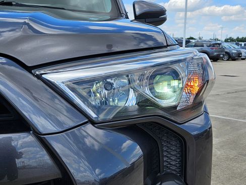 Used 2023 Toyota 4Runner SR5 Premium w/ Moonroof Package RWD image 10