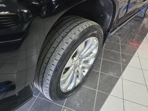 Used 2021 Chevrolet Silverado 1500 High Country image 46